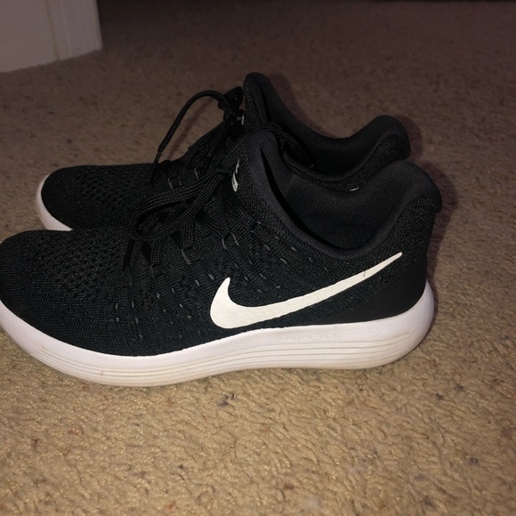 shoes - Picture 3 of 6